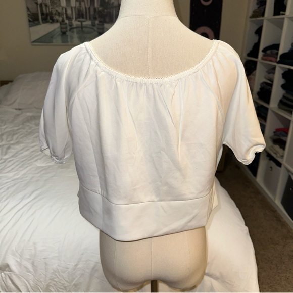 Boohoo Curve | NWT Lace Up Front Detail Crop Top Ivory White Vintage Look - Picture 3 of 13